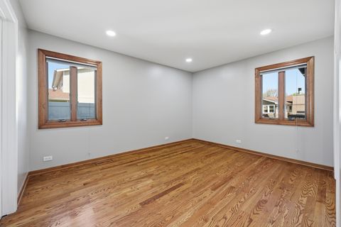 Tiny photo for 400 Banbury Avenue, Elk Grove Village, IL 60007 (MLS # 12628015)