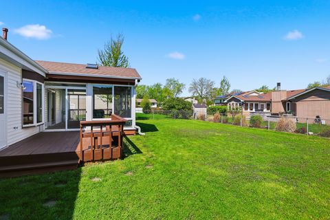 Tiny photo for 400 Banbury Avenue, Elk Grove Village, IL 60007 (MLS # 12628015)