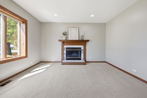 Tiny photo for 400 Banbury Avenue, Elk Grove Village, IL 60007 (MLS # 12628015)