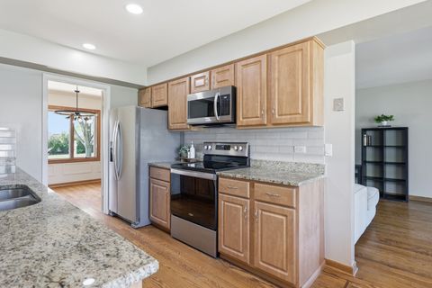 Tiny photo for 400 Banbury Avenue, Elk Grove Village, IL 60007 (MLS # 12628015)