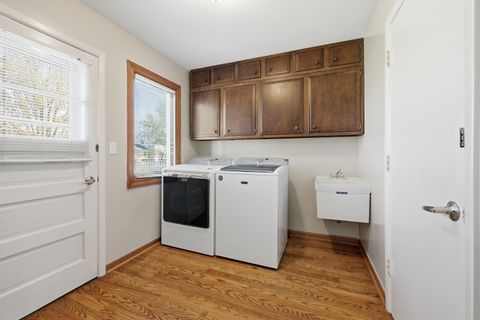 Tiny photo for 400 Banbury Avenue, Elk Grove Village, IL 60007 (MLS # 12628015)