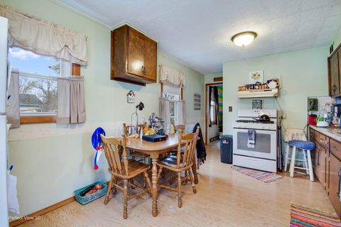 Tiny photo for 1719 Kelly Avenue, Crest Hill, IL 60403 (MLS # 12609618)