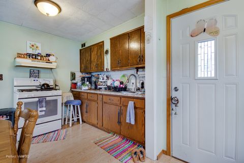 Tiny photo for 1719 Kelly Avenue, Crest Hill, IL 60403 (MLS # 12609618)
