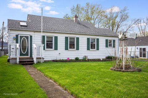 Photo of 1719 Kelly Avenue, Crest Hill, IL 60403 (MLS # 12609618)