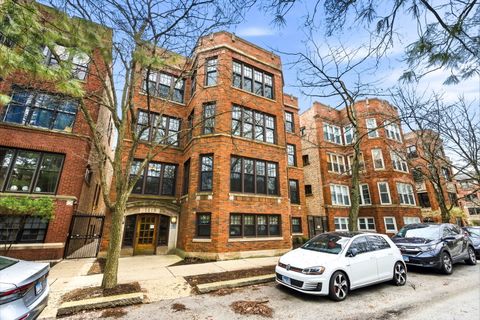 Photo of 1215 E Madison Park Avenue #3, Chicago, IL 60615 (MLS # 12610297)