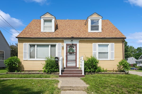 1128 28TH ST, BETTENDORF, IA 52722 - Image cfb9ff6d2d4a7562ad1e3337de7d05d2/2039548090