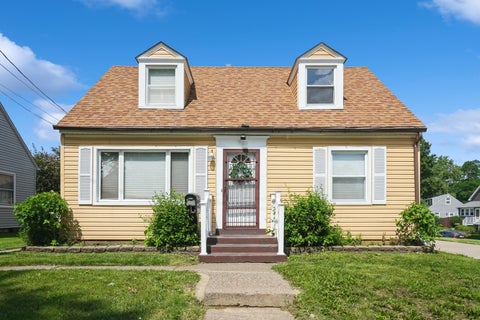 Photo of 1128 28th Street, Bettendorf, IA 52722 (MLS # 12693022)