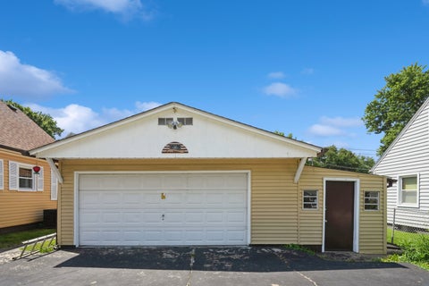 Tiny photo for 1128 28th Street, Bettendorf, IA 52722 (MLS # 12693022)