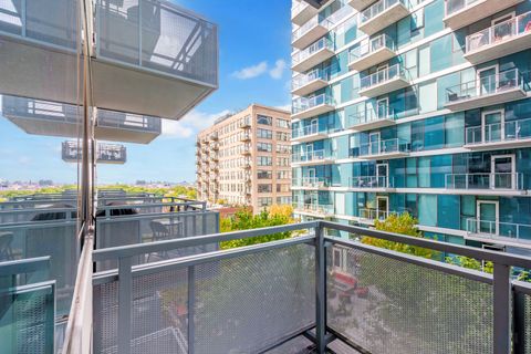 Tiny photo for 1345 S Wabash Avenue #606, Chicago, IL 60605 (MLS # 12472804)