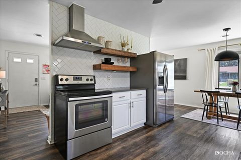 Tiny photo for 19 Maple Street, Yorkville, IL 60560 (MLS # 12462831)