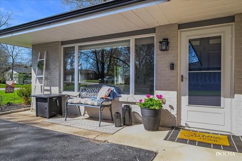Tiny photo for 19 Maple Street, Yorkville, IL 60560 (MLS # 12462831)