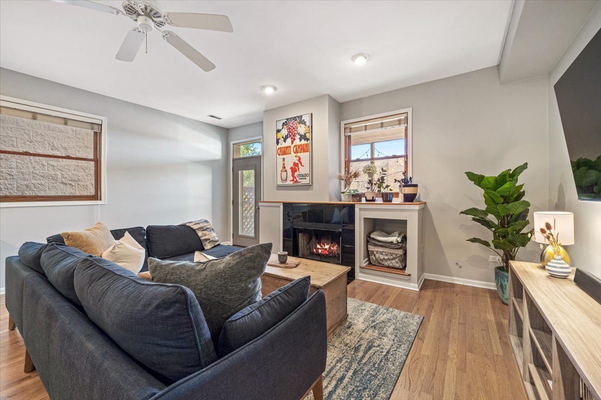 1536 N BOSWORTH Avenue 2S