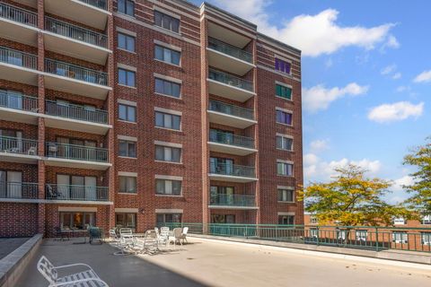 Tiny photo for 201 N Vail Avenue #305, Arlington Heights, IL 60004 (MLS # 12495847)