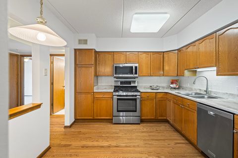 Tiny photo for 201 N Vail Avenue #305, Arlington Heights, IL 60004 (MLS # 12495847)