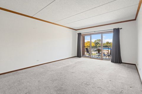 Tiny photo for 201 N Vail Avenue #305, Arlington Heights, IL 60004 (MLS # 12495847)