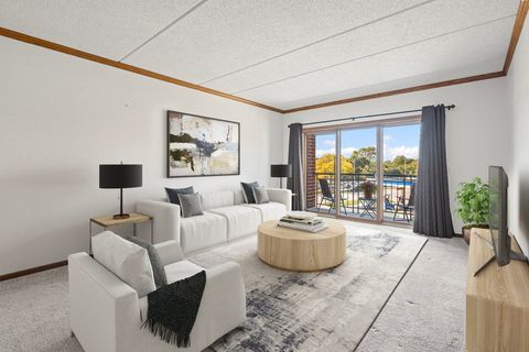 Tiny photo for 201 N Vail Avenue #305, Arlington Heights, IL 60004 (MLS # 12495847)