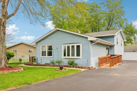 Photo of 1117 Crescent Court, Round Lake Beach, IL 60073 (MLS # 12634482)