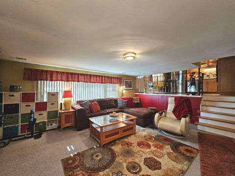 Tiny photo for 17140 Evans Drive, South Holland, IL 60473 (MLS # 12574511)