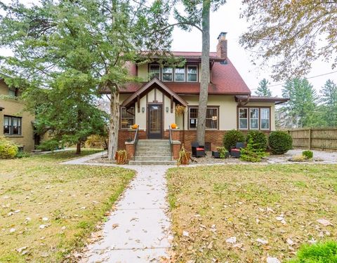 Photo of 412 W Virginia Avenue, Normal, IL 61761 (MLS # 12518025)