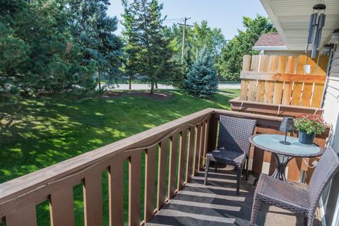 Tiny photo for 699 GREENFIELD Court #B2, Bartlett, IL 60103 (MLS # 12470085)