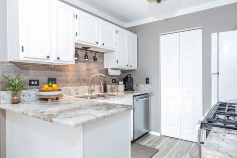 Tiny photo for 699 GREENFIELD Court #B2, Bartlett, IL 60103 (MLS # 12470085)