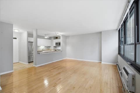 Tiny photo for 33 E Cedar Street #5B, Chicago, IL 60611 (MLS # 12629771)
