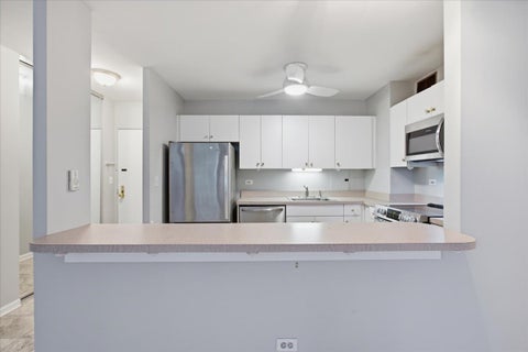 Tiny photo for 33 E Cedar Street #5B, Chicago, IL 60611 (MLS # 12629771)