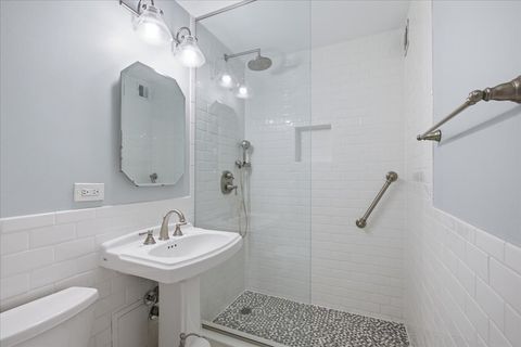 Tiny photo for 33 E Cedar Street #5B, Chicago, IL 60611 (MLS # 12629771)