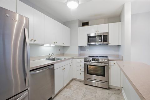 Tiny photo for 33 E Cedar Street #5B, Chicago, IL 60611 (MLS # 12629771)