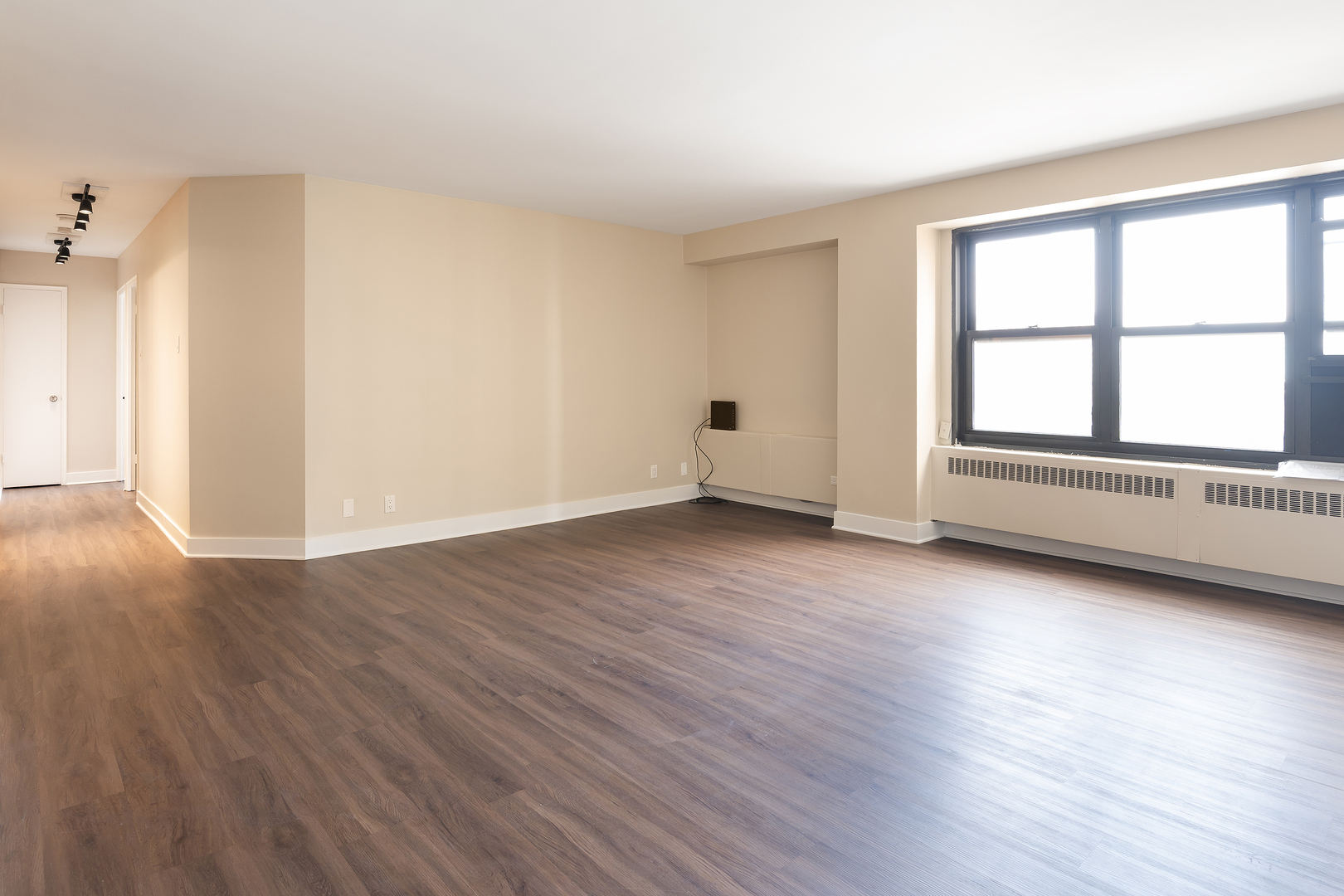 6118 N Sheridan Road 1003