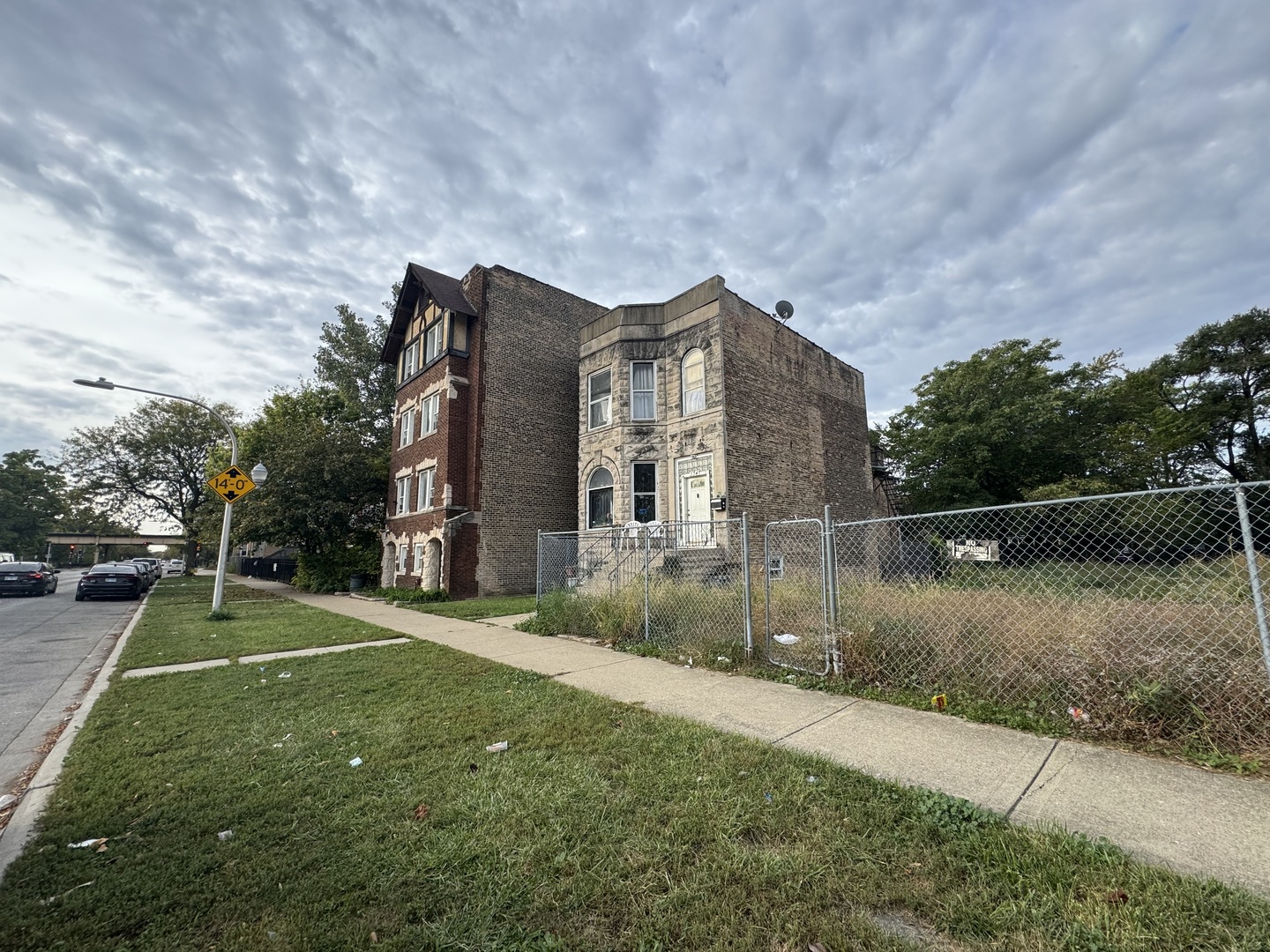 338 N Hamlin Avenue