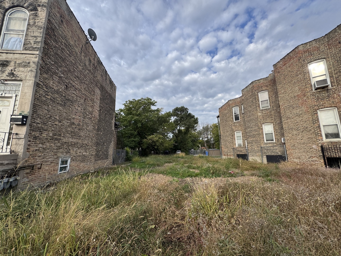 338 N Hamlin Avenue