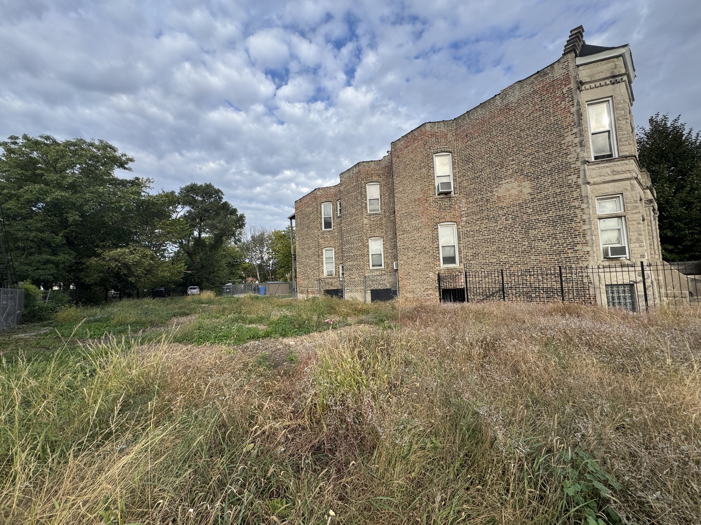 338 N Hamlin Avenue