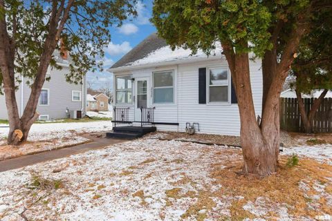 Tiny photo for 2639 WHITEWOOD Avenue, Davenport, IA 52802 (MLS # QC4270022)