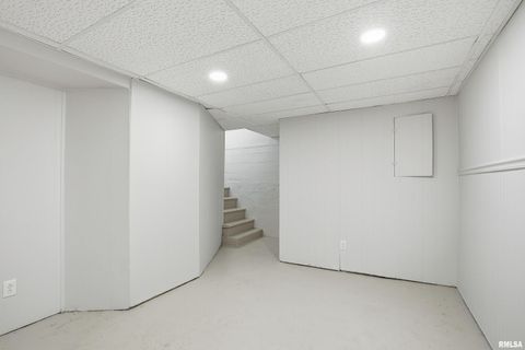 Tiny photo for 2639 WHITEWOOD Avenue, Davenport, IA 52802 (MLS # QC4270022)