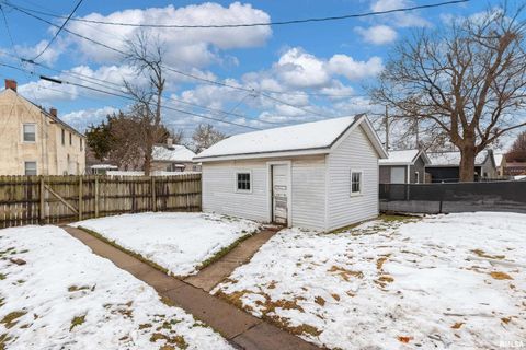 Tiny photo for 2639 WHITEWOOD Avenue, Davenport, IA 52802 (MLS # QC4270022)