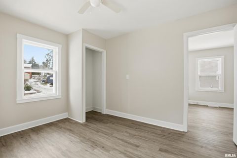 Tiny photo for 2639 WHITEWOOD Avenue, Davenport, IA 52802 (MLS # QC4270022)