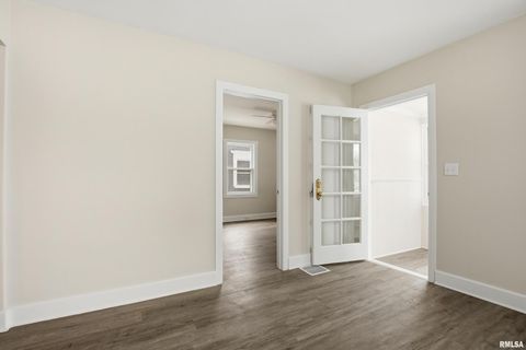 Tiny photo for 2639 WHITEWOOD Avenue, Davenport, IA 52802 (MLS # QC4270022)