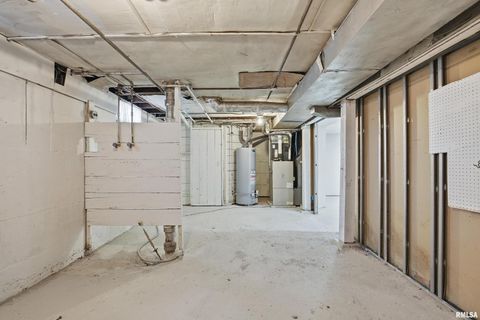 Tiny photo for 2639 WHITEWOOD Avenue, Davenport, IA 52802 (MLS # QC4270022)