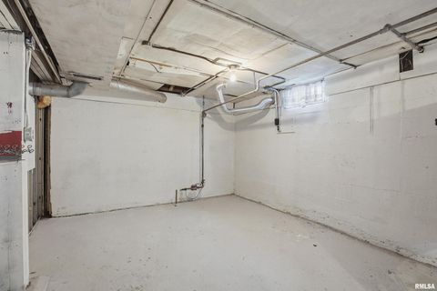 Tiny photo for 2639 WHITEWOOD Avenue, Davenport, IA 52802 (MLS # QC4270022)