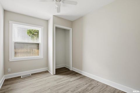 Tiny photo for 2639 WHITEWOOD Avenue, Davenport, IA 52802 (MLS # QC4270022)