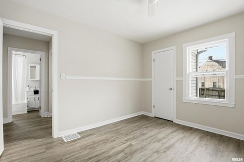 Tiny photo for 2639 WHITEWOOD Avenue, Davenport, IA 52802 (MLS # QC4270022)