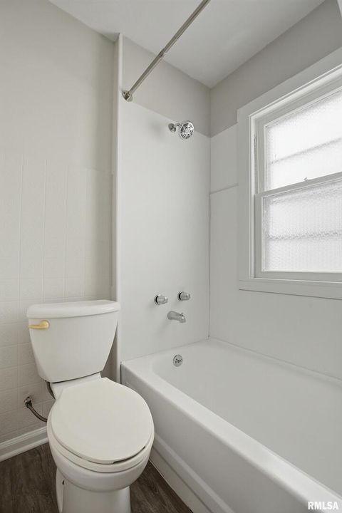 Tiny photo for 2639 WHITEWOOD Avenue, Davenport, IA 52802 (MLS # QC4270022)