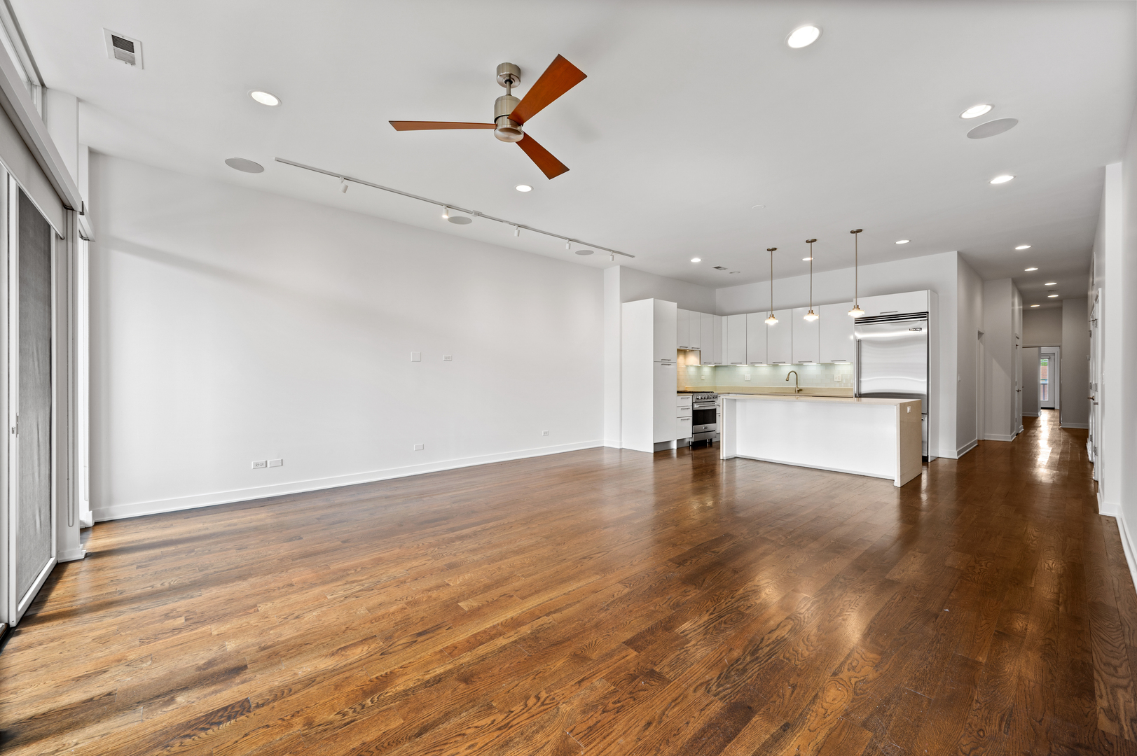 Chicago, Illinois 60622, United States, 3 Bedrooms Bedrooms, ,2 BathroomsBathrooms,Residential,Active,228117