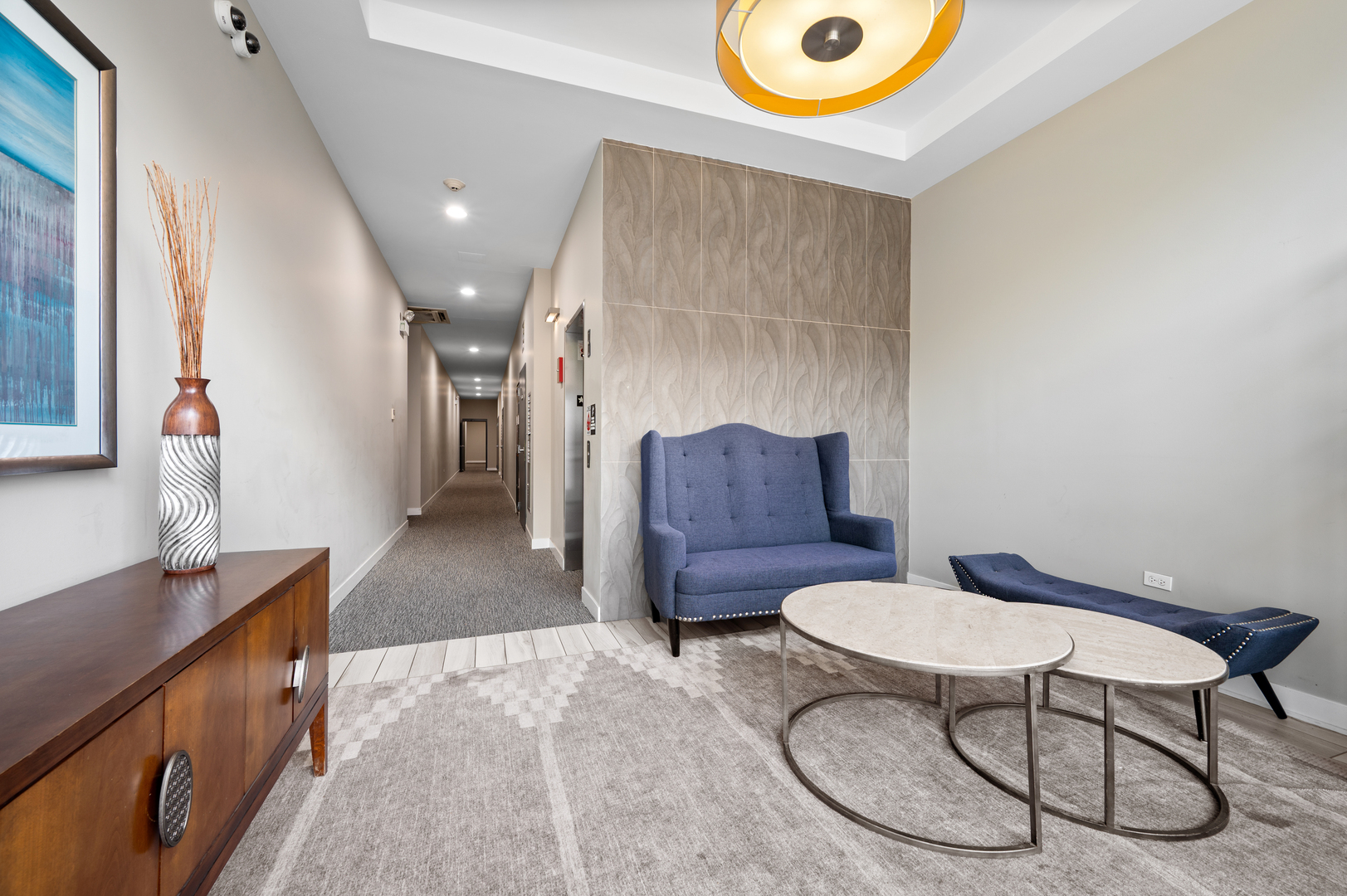 1611 N Hermitage Avenue 205