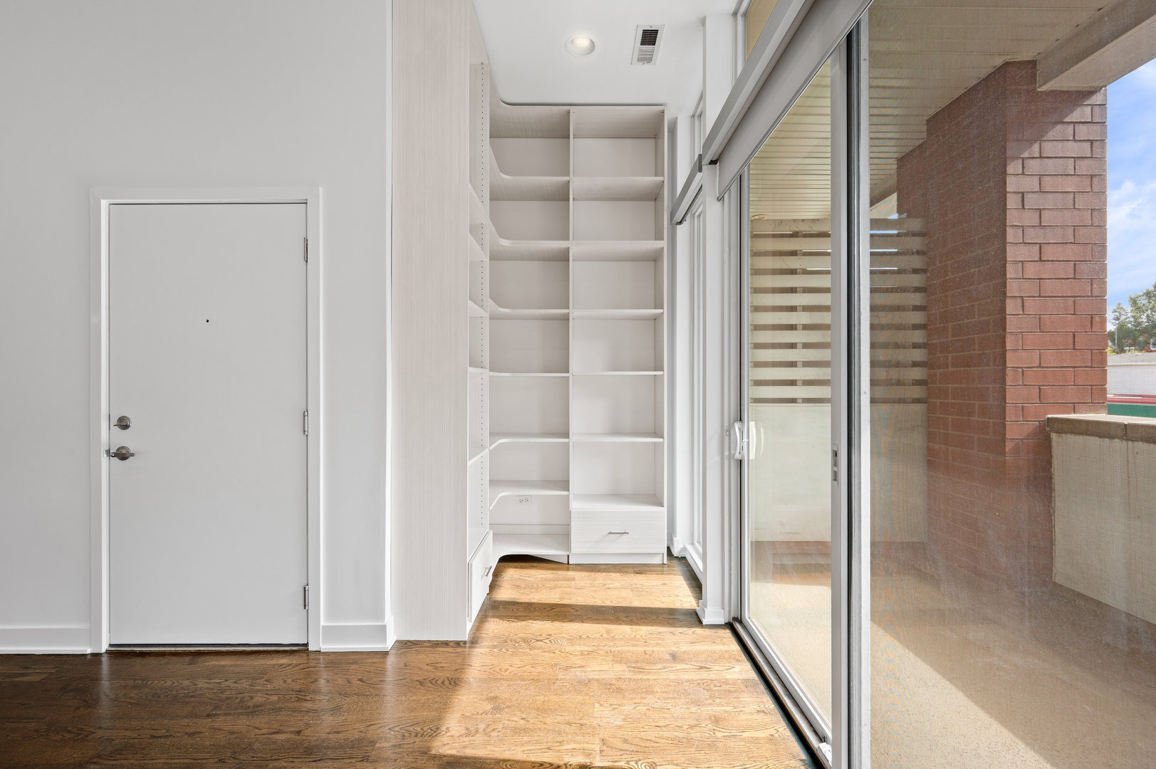 Chicago, Illinois 60622, United States, 3 Bedrooms Bedrooms, ,2 BathroomsBathrooms,Residential,Active,228117