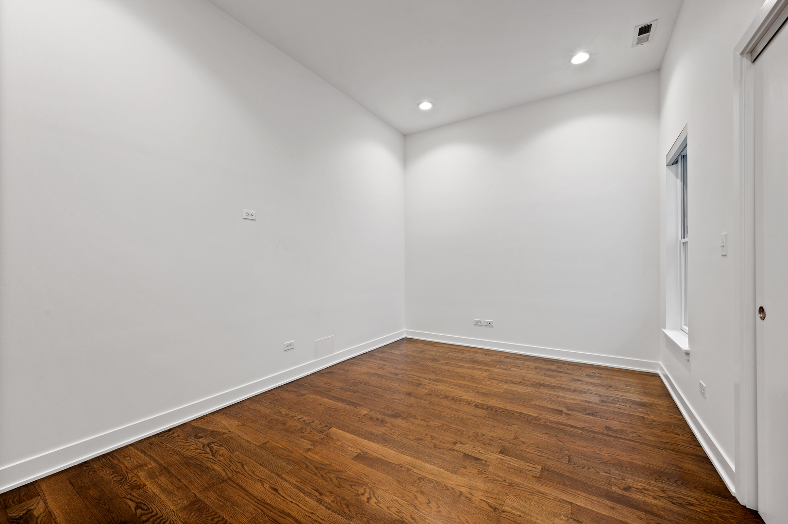 Chicago, Illinois 60622, United States, 3 Bedrooms Bedrooms, ,2 BathroomsBathrooms,Residential,Active,228117