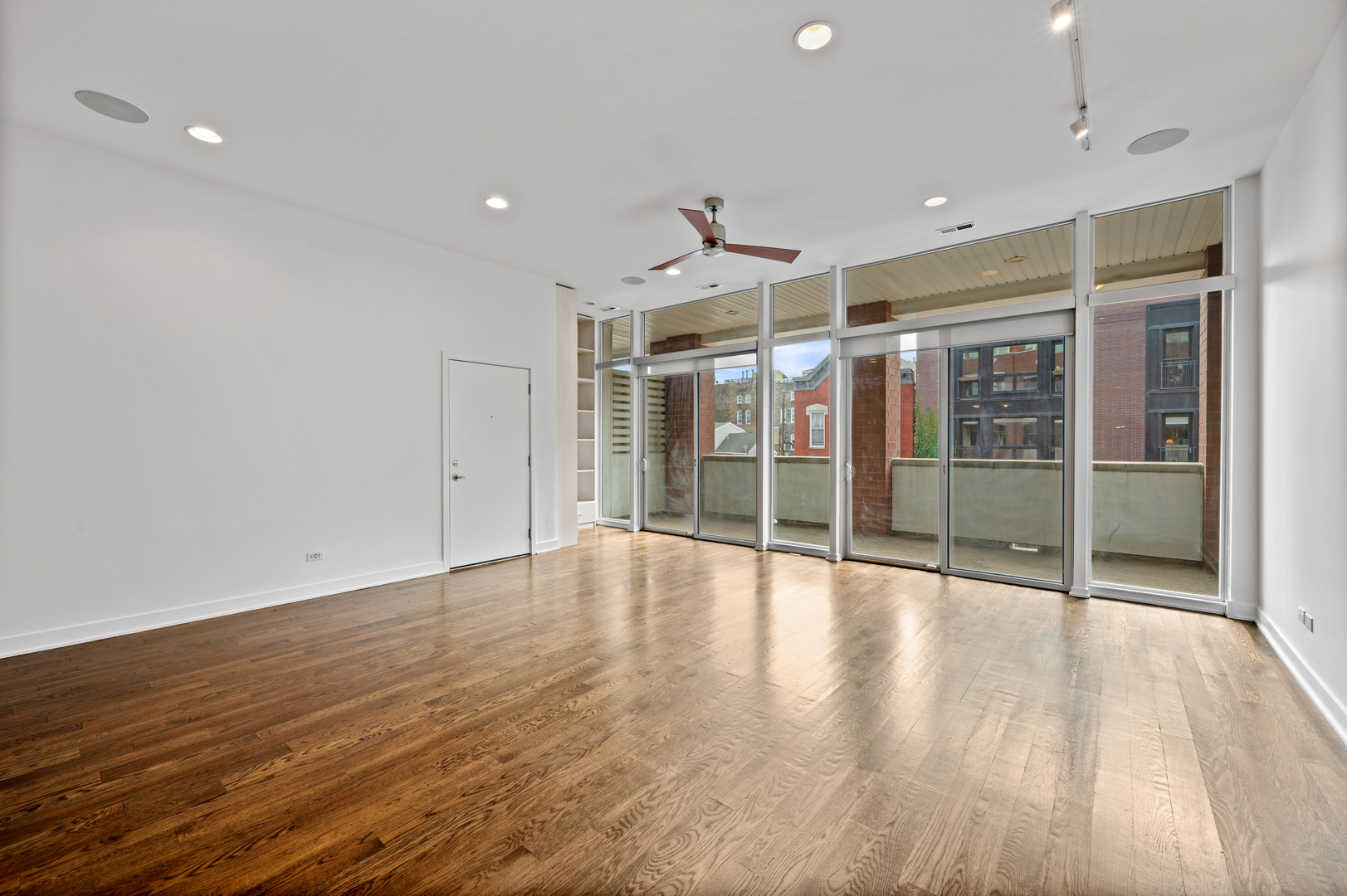 Chicago, Illinois 60622, United States, 3 Bedrooms Bedrooms, ,2 BathroomsBathrooms,Residential,Active,228117