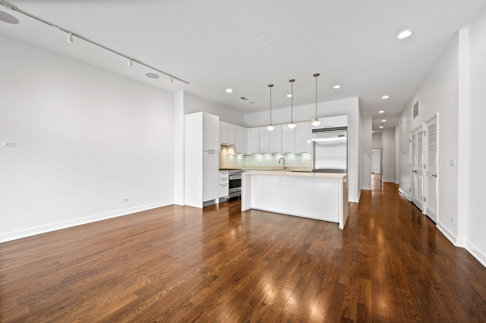 Chicago, Illinois 60622, United States, 3 Bedrooms Bedrooms, ,2 BathroomsBathrooms,Residential,Active,228117