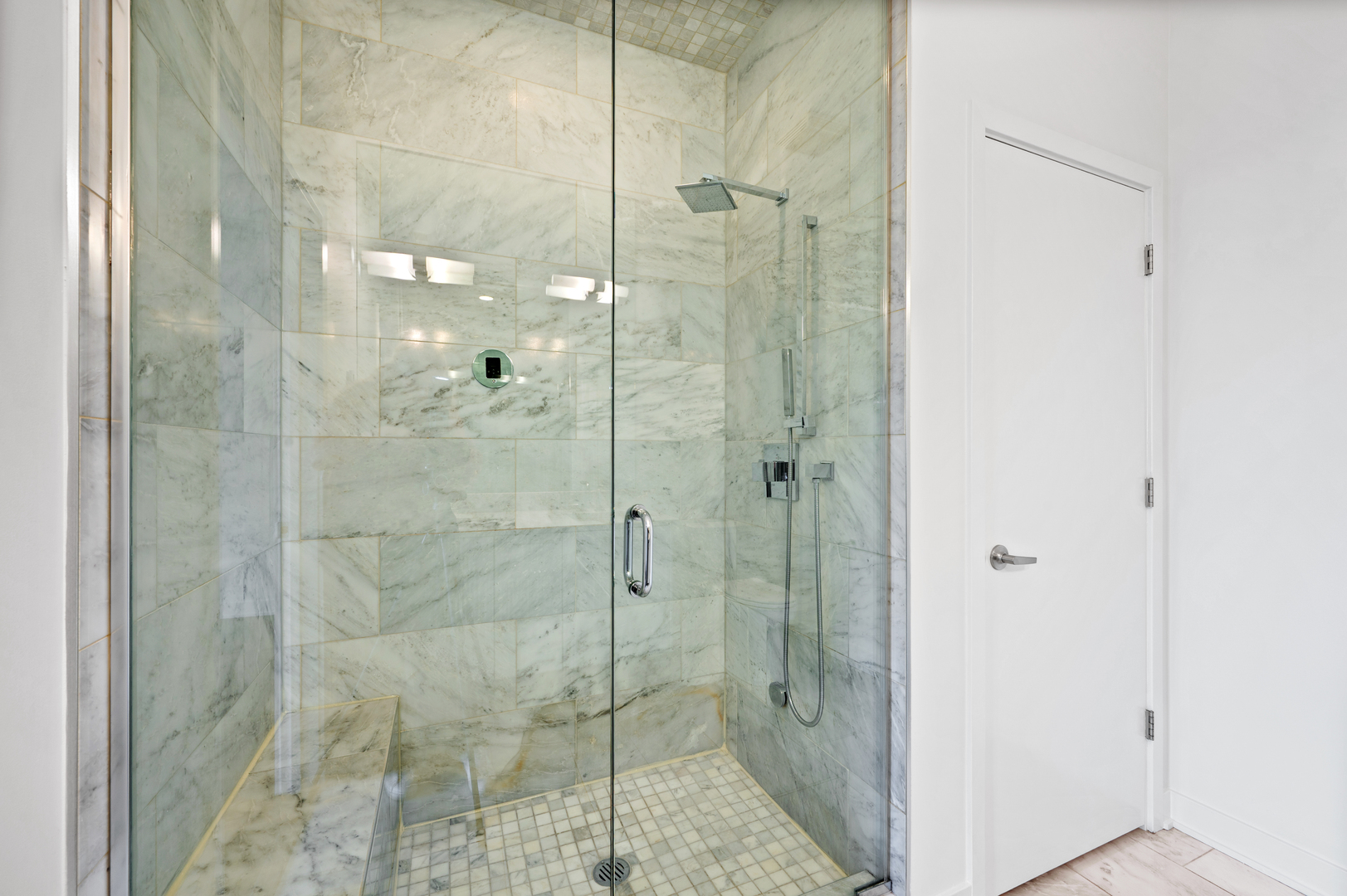 Chicago, Illinois 60622, United States, 3 Bedrooms Bedrooms, ,2 BathroomsBathrooms,Residential,Active,228117